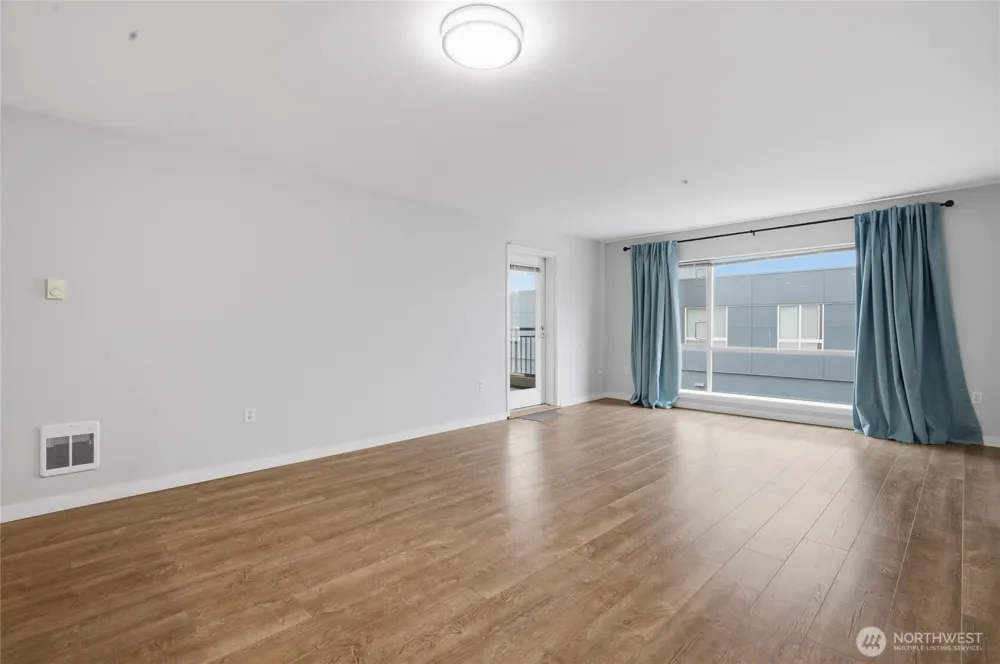 321 10th Avenue S #712 Seattle, WA 98104