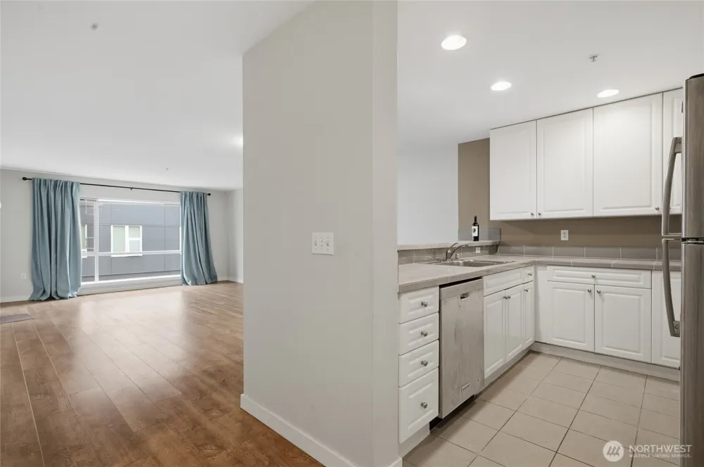 321 10th Avenue S #712 Seattle, WA 98104