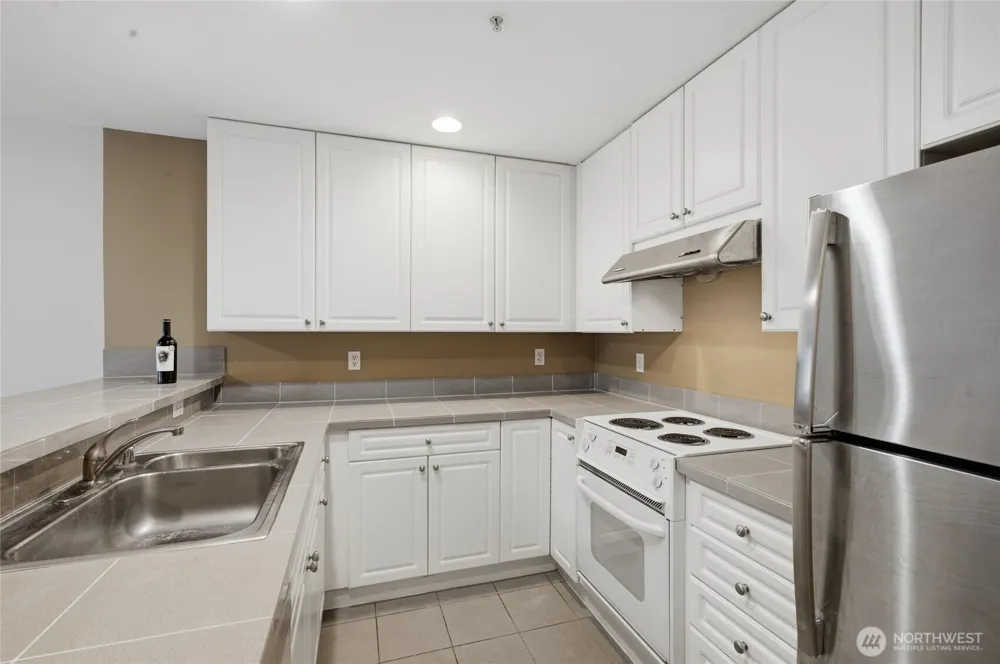 321 10th Avenue S #712 Seattle, WA 98104