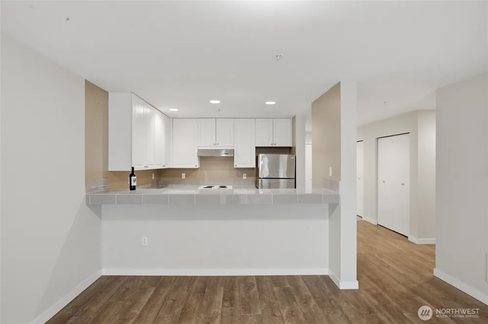321 10th Avenue S #712 Seattle, WA 98104