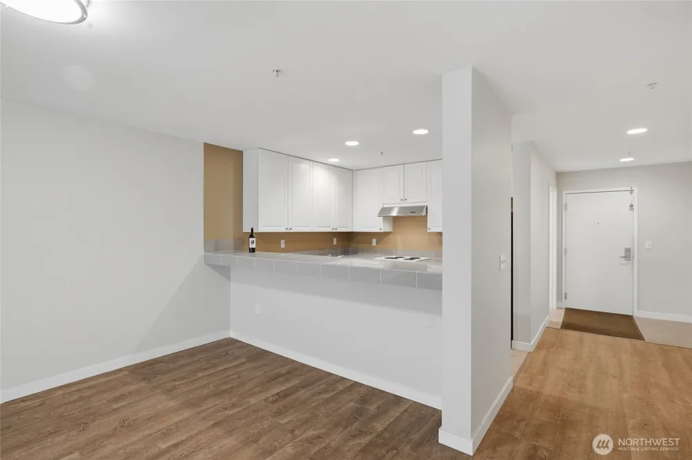 321 10th Avenue S #712 Seattle, WA 98104