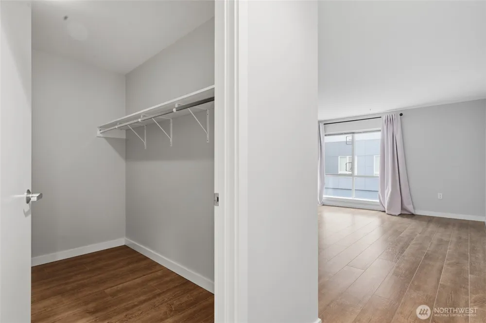 321 10th Avenue S #712 Seattle, WA 98104