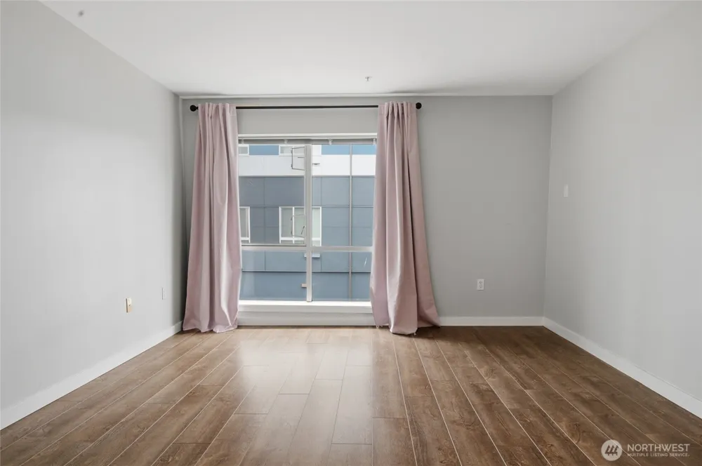 321 10th Avenue S #712 Seattle, WA 98104