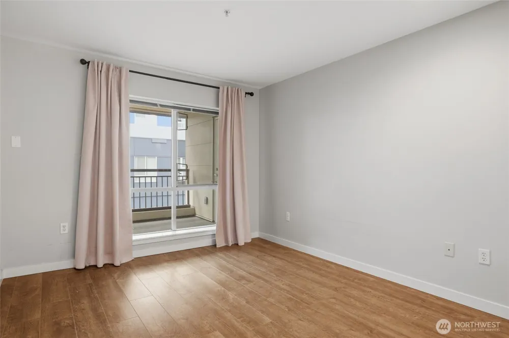 321 10th Avenue S #712 Seattle, WA 98104