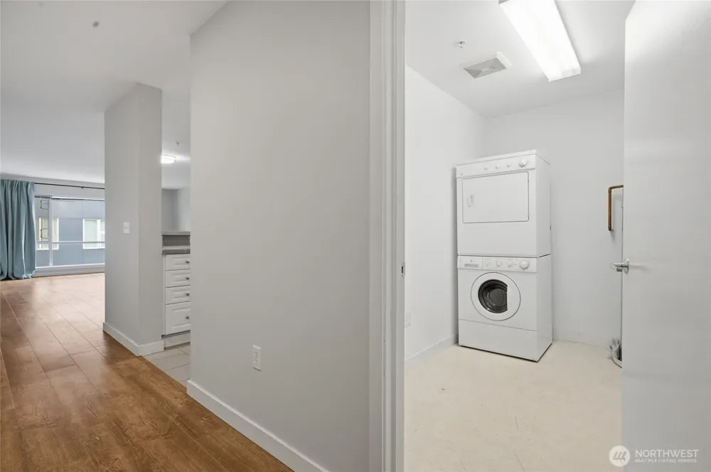 321 10th Avenue S #712 Seattle, WA 98104