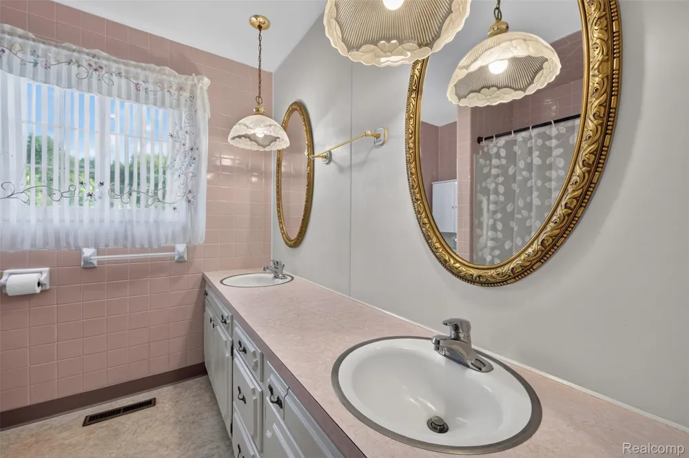 12055 W Pierson Road Flushing Charter Township, MI 48433