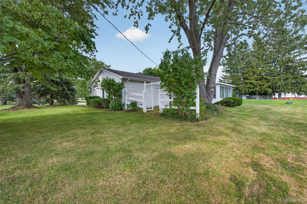 12055 W Pierson Road Flushing Charter Township, MI 48433