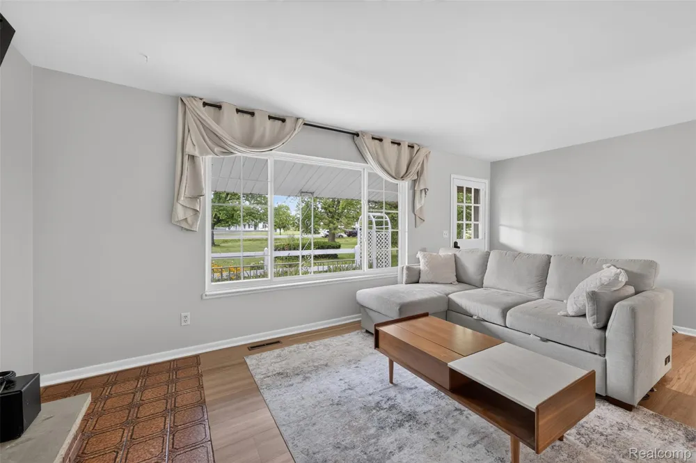 12055 W Pierson Road Flushing Charter Township, MI 48433