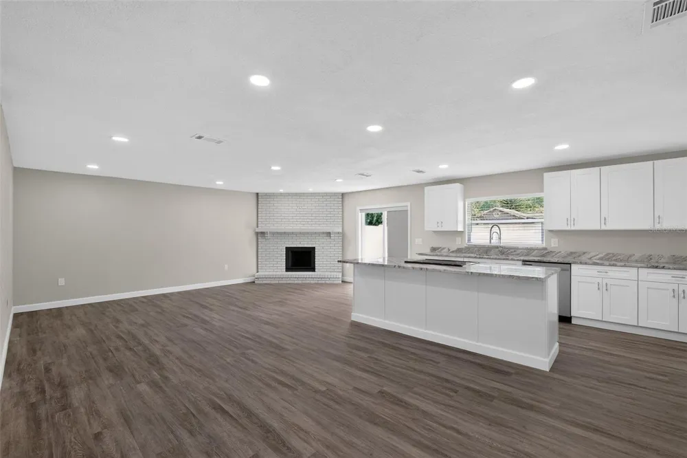 3701 FEATHER DRIVE Lakeland, FL 33812