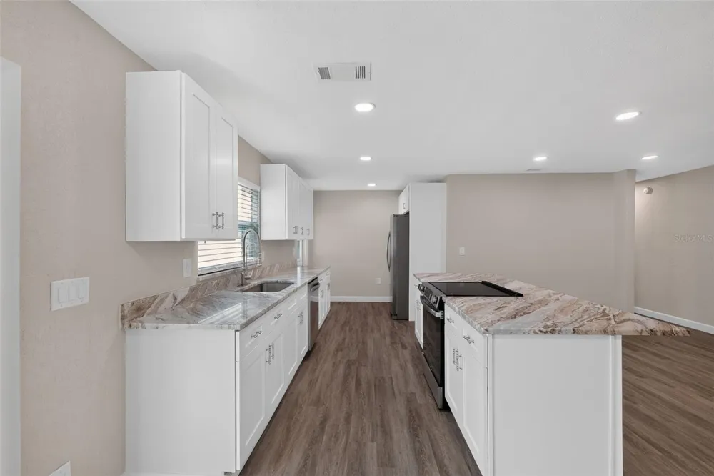 3701 FEATHER DRIVE Lakeland, FL 33812