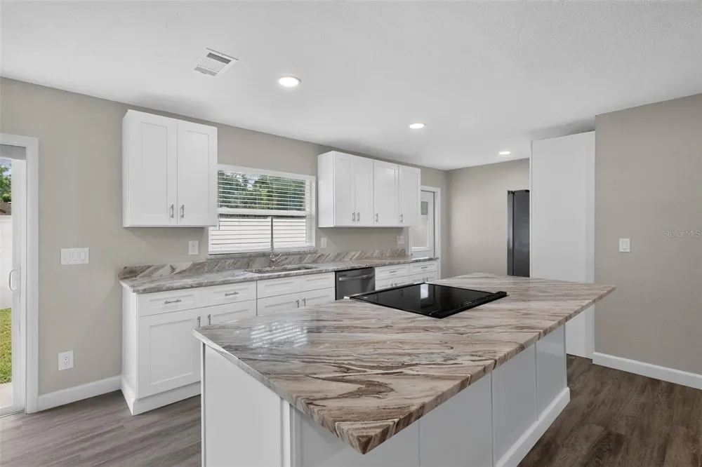 3701 FEATHER DRIVE Lakeland, FL 33812