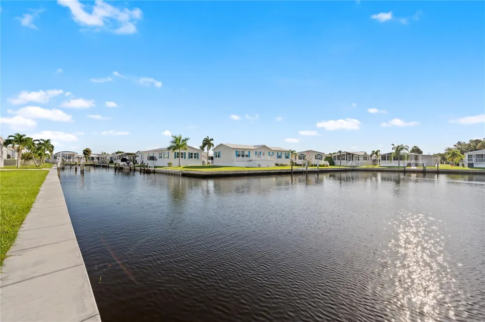 39 EMDEN CIRCLE Punta Gorda, FL 33950
