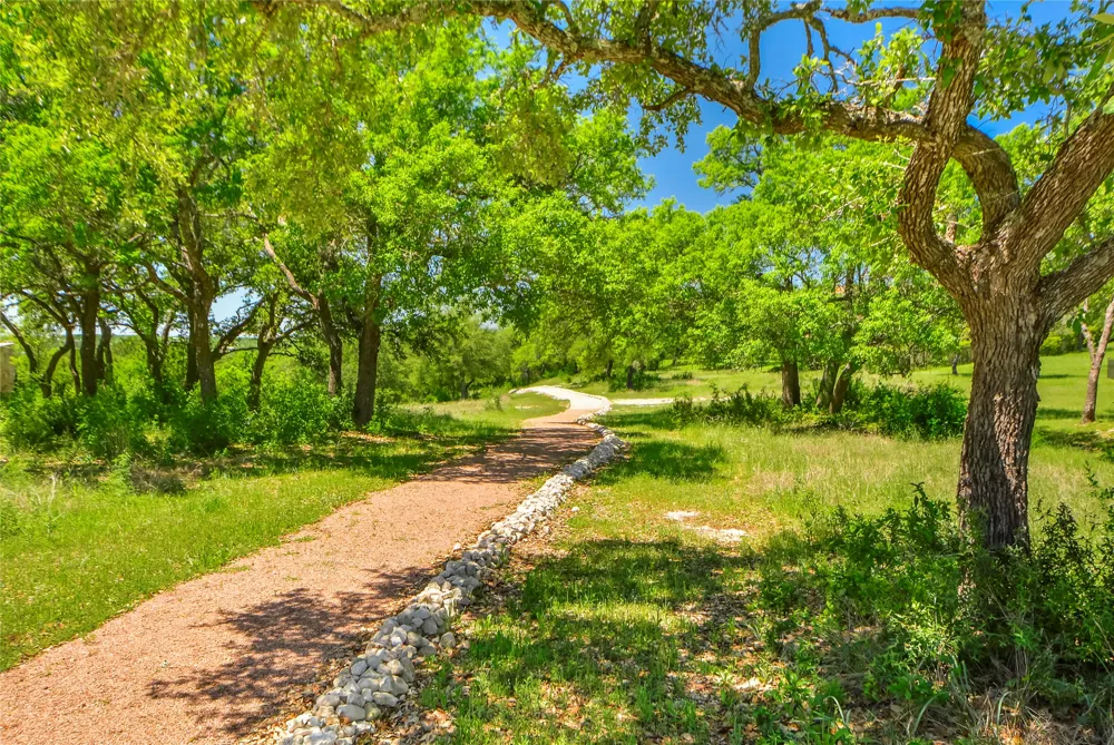 8417 Lakewood Ridge Cove Austin, TX 78738