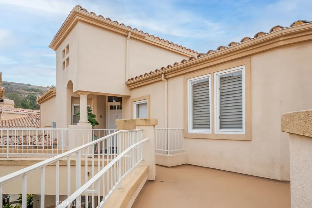 22 Plaza Caloroso San Juan Capistrano, CA 92675