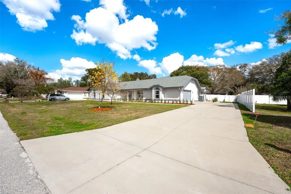 5521 OAK STREET Mount Dora, FL 32757