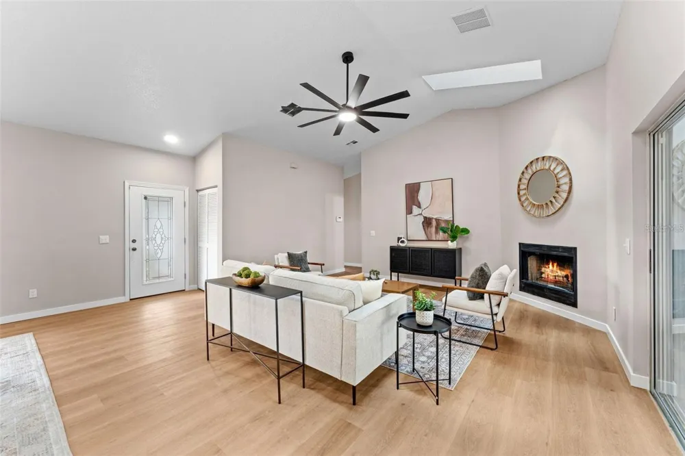 5521 OAK STREET Mount Dora, FL 32757