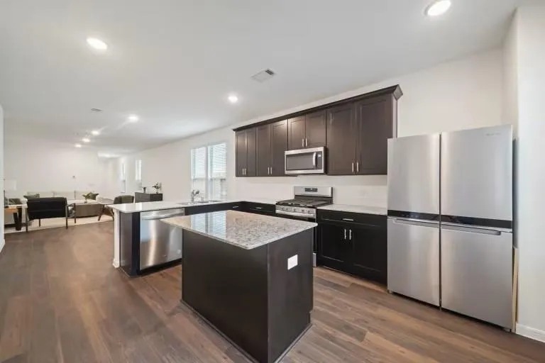 910 Silver Buckle Lane Montgomery, TX 77356
