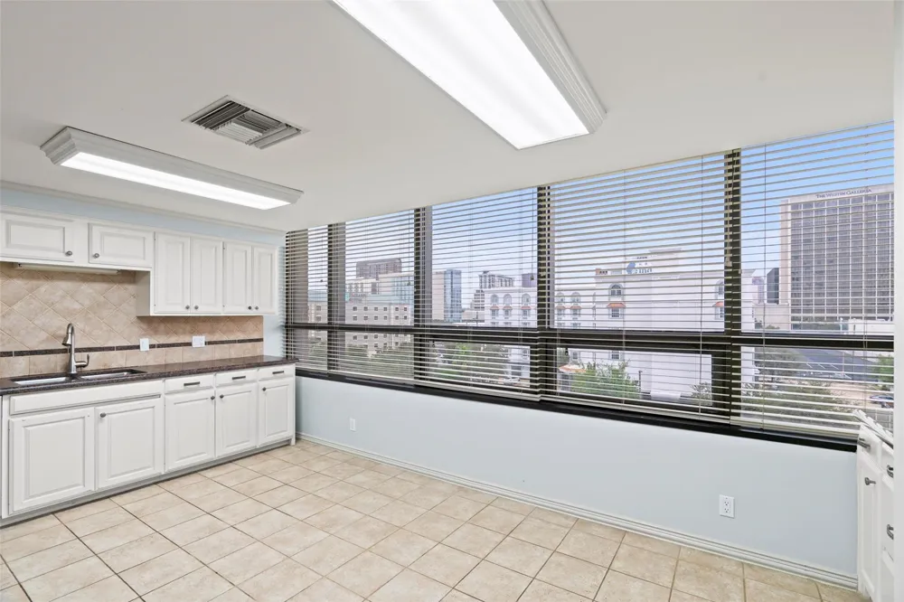 5150 Hidalgo Street #501 Houston, TX 77056