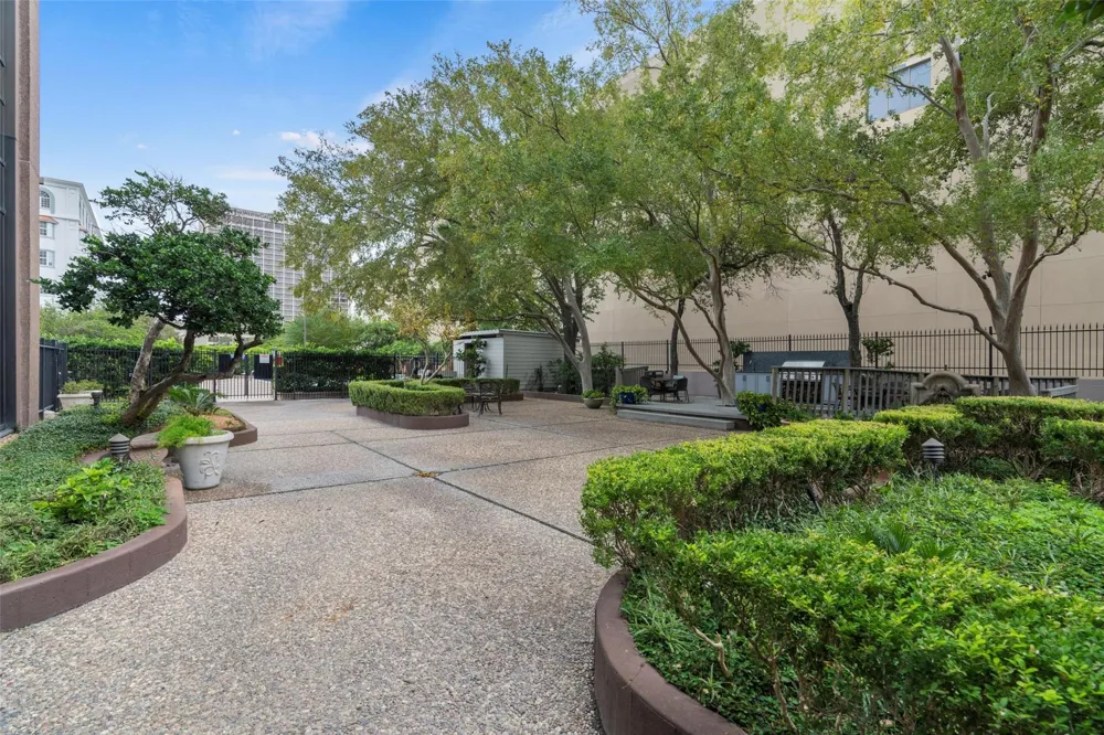 5150 Hidalgo Street #501 Houston, TX 77056