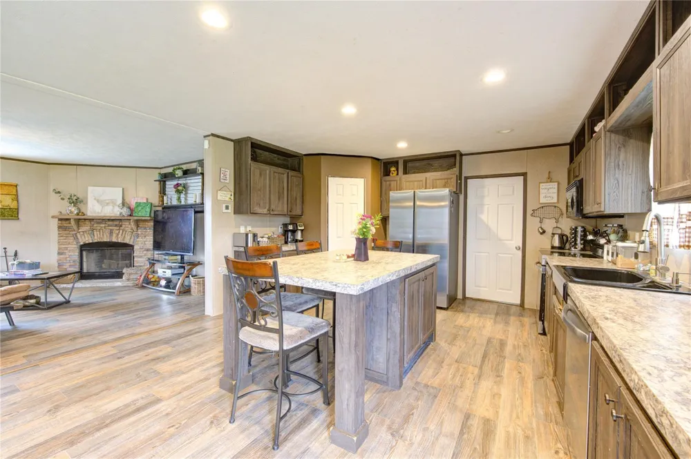 2923 County Road 292 Alvin, TX 77511