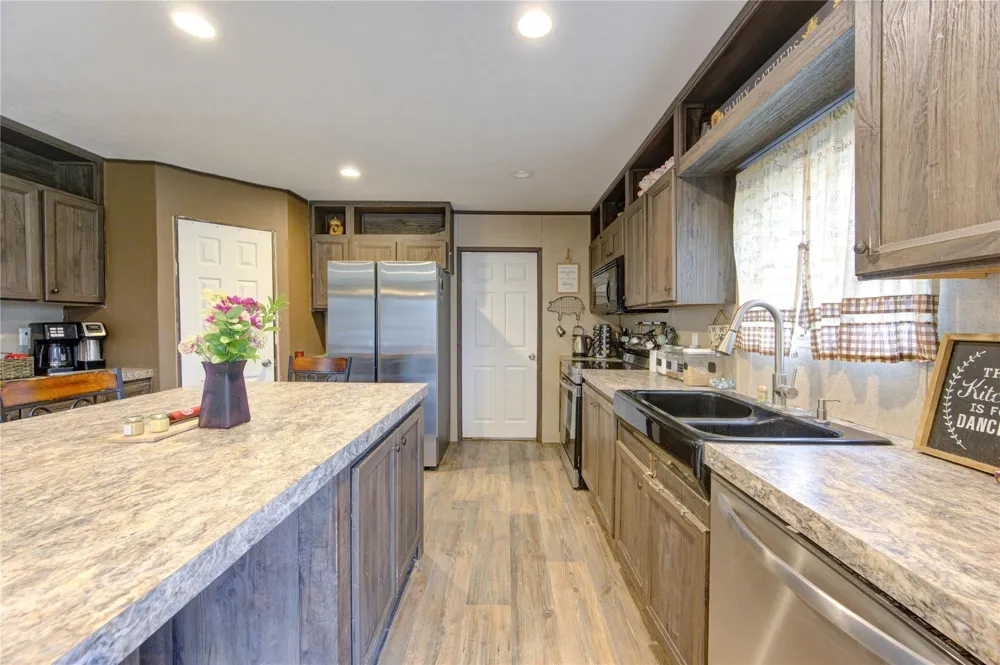 2923 County Road 292 Alvin, TX 77511