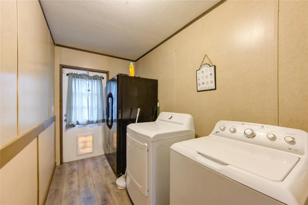 2923 County Road 292 Alvin, TX 77511