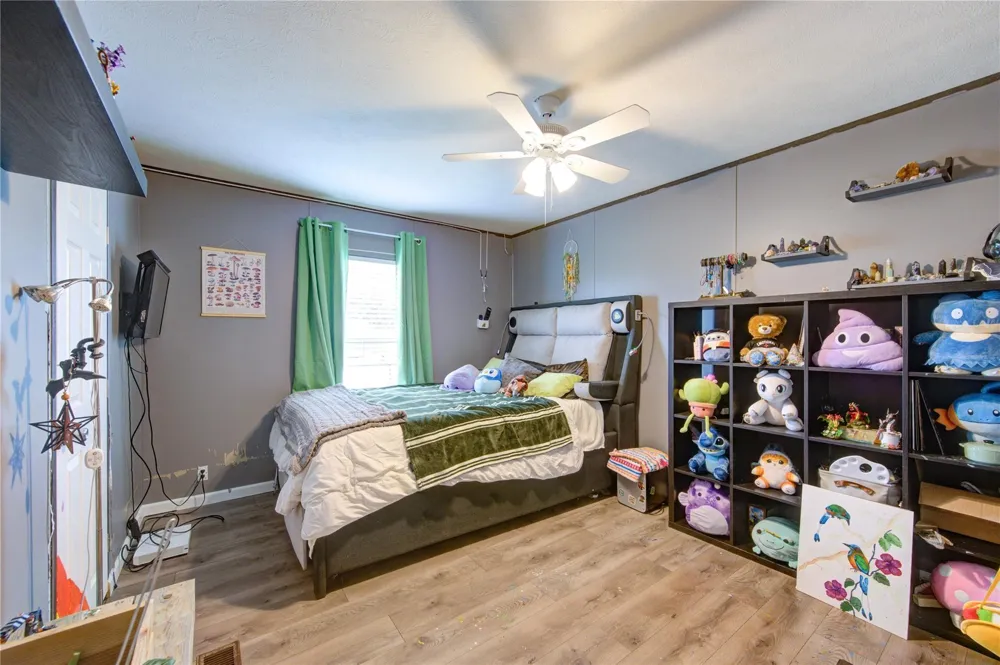 2923 County Road 292 Alvin, TX 77511