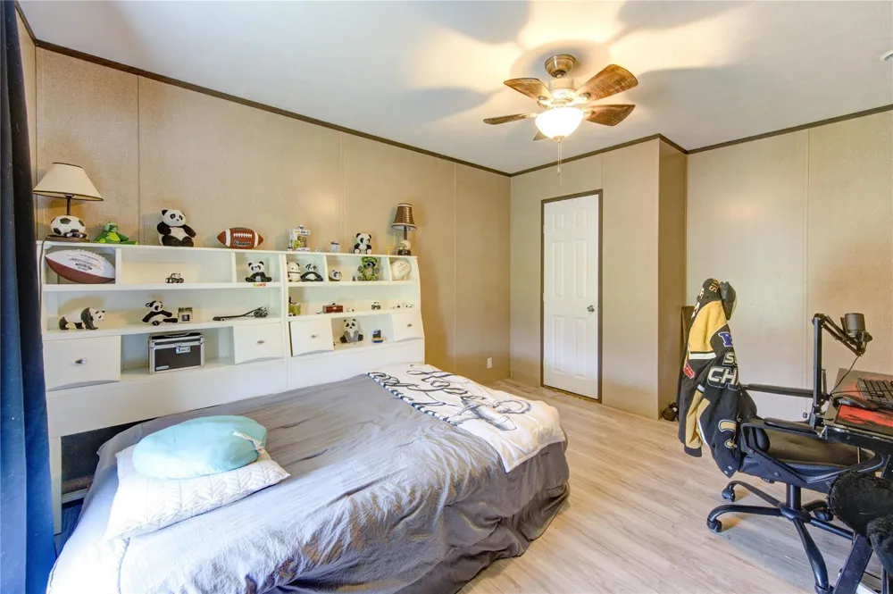 2923 County Road 292 Alvin, TX 77511