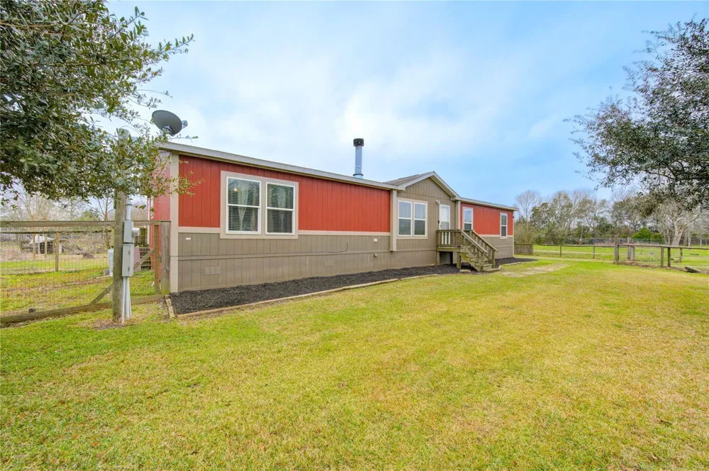 2923 County Road 292 Alvin, TX 77511