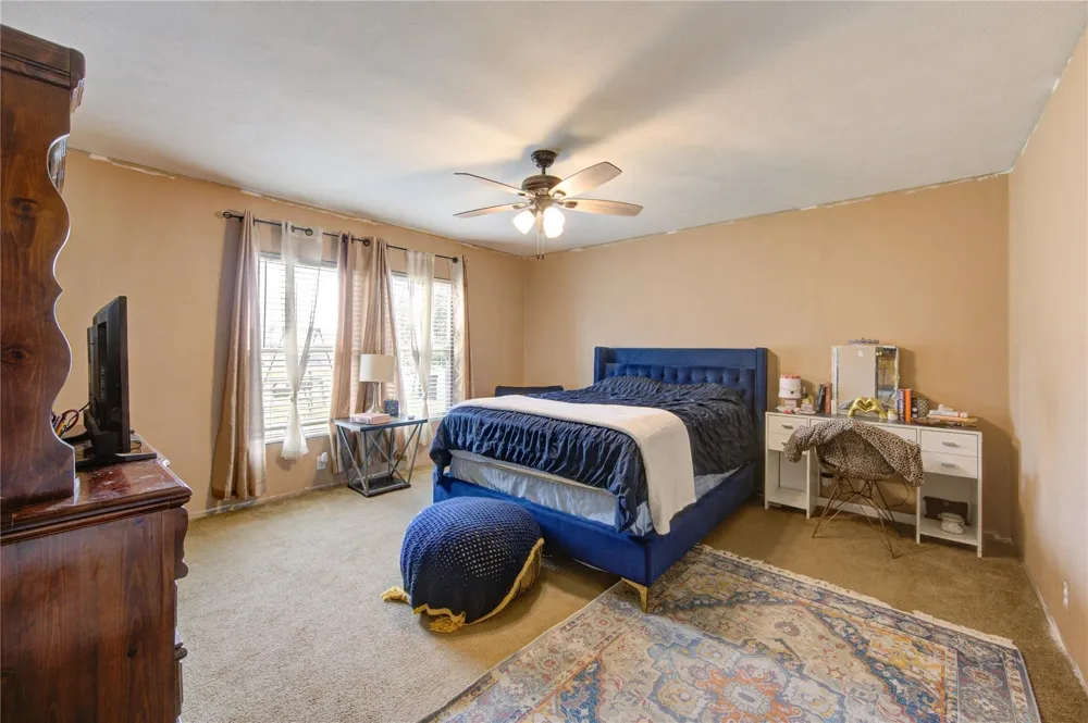 2923 County Road 292 Alvin, TX 77511