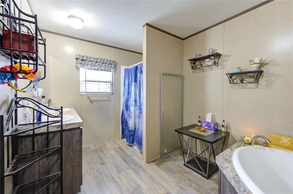 2923 County Road 292 Alvin, TX 77511