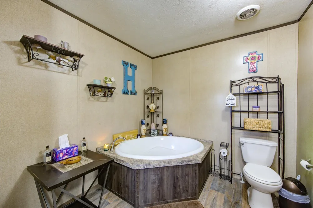 2923 County Road 292 Alvin, TX 77511