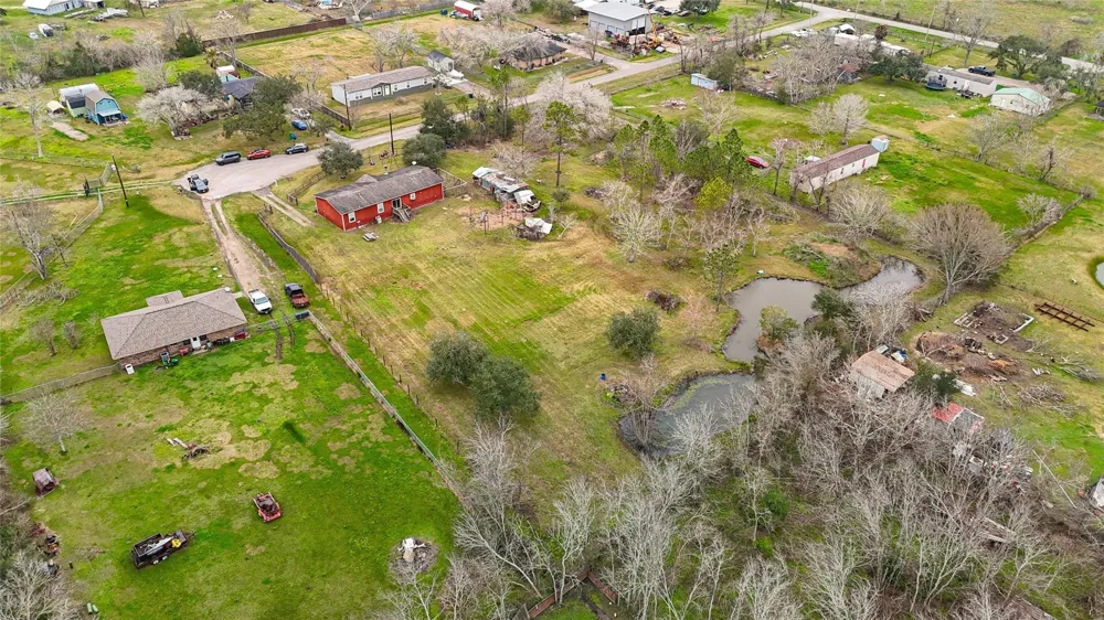 2923 County Road 292 Alvin, TX 77511
