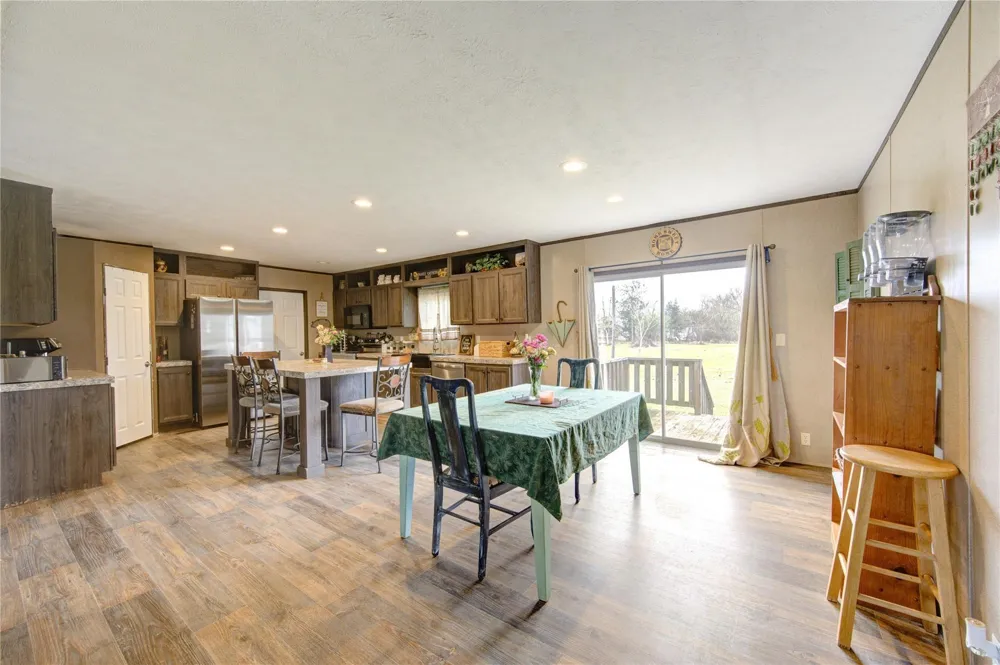 2923 County Road 292 Alvin, TX 77511