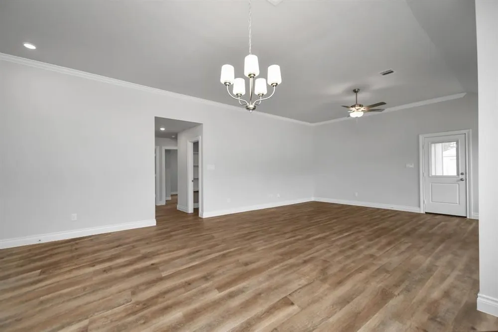 10135 Cabo Del Sol Drive Cleveland, TX 77327