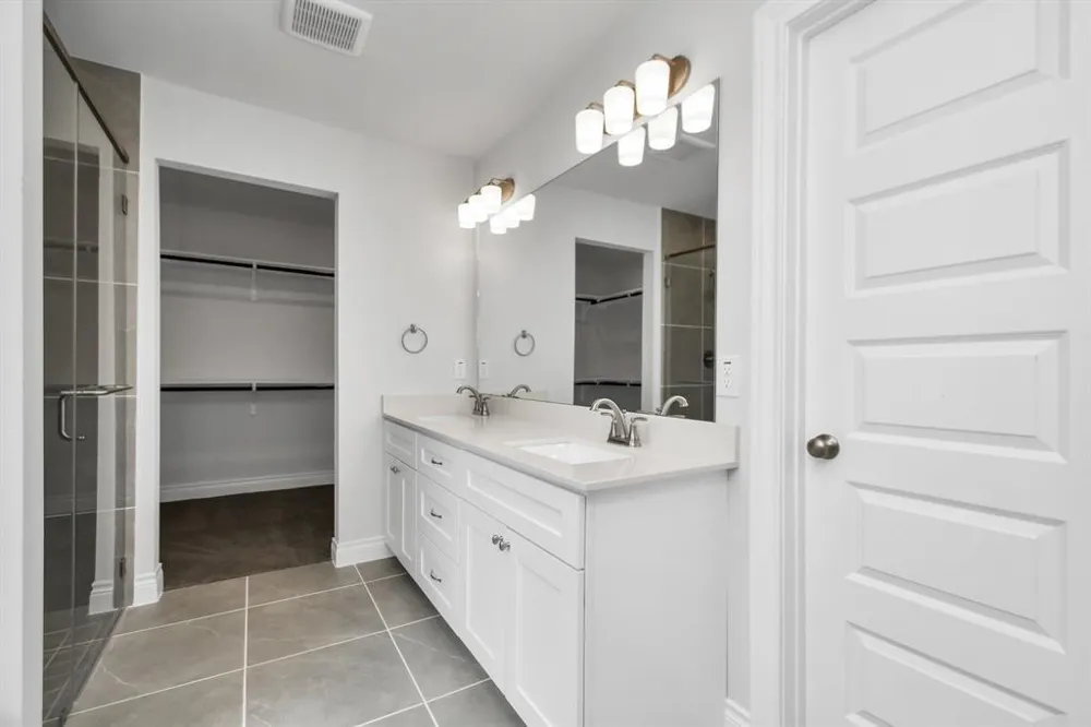 10135 Cabo Del Sol Drive Cleveland, TX 77327