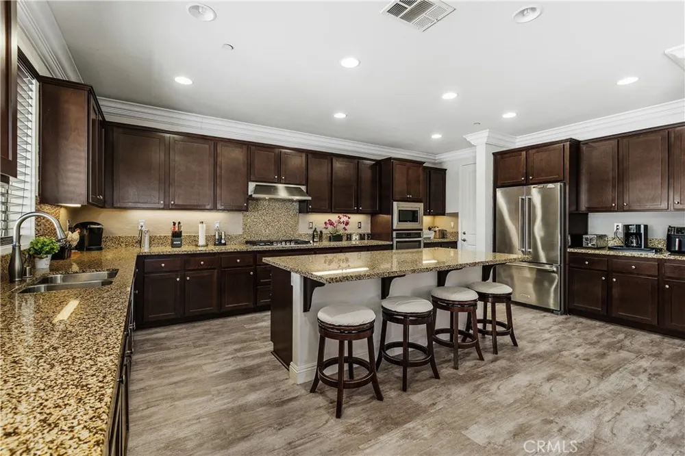 18044 Olivenhain Riverside, CA 92508