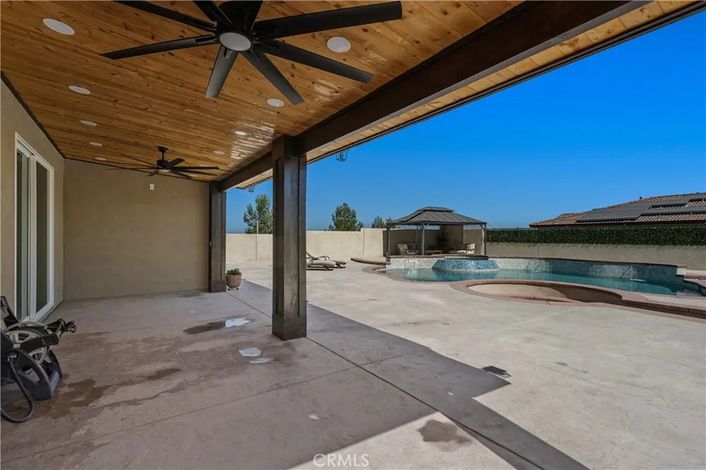 18044 Olivenhain Riverside, CA 92508
