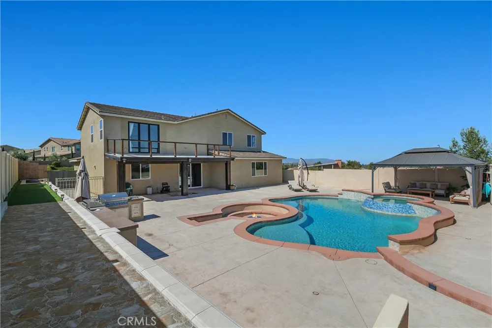 18044 Olivenhain Riverside, CA 92508