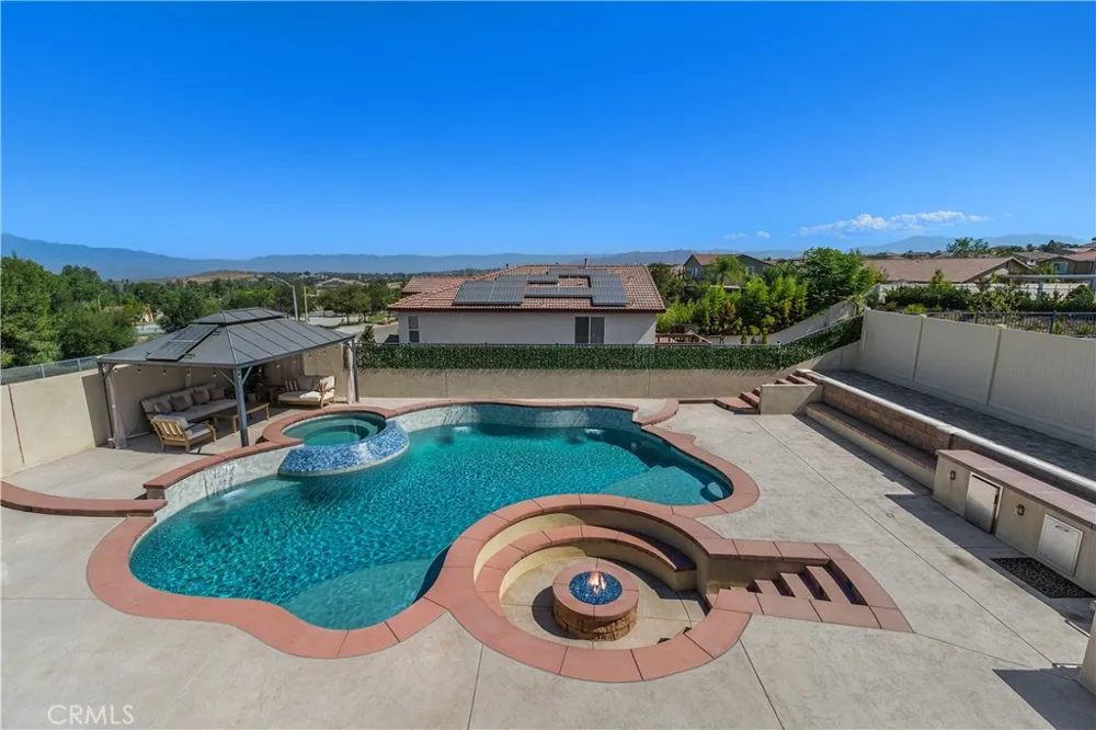 18044 Olivenhain Riverside, CA 92508