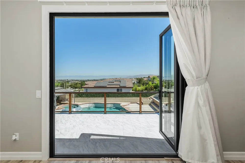 18044 Olivenhain Riverside, CA 92508