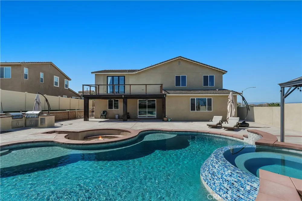 18044 Olivenhain Riverside, CA 92508