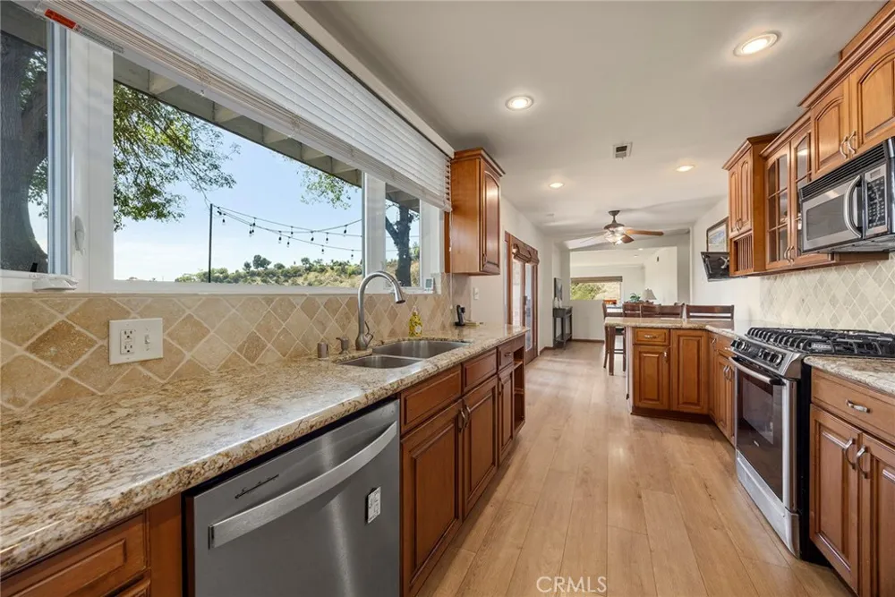 2261 Papaya Drive La Habra Heights, CA 90631