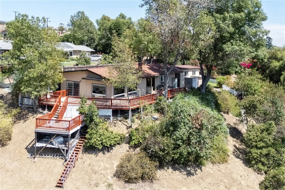 2261 Papaya Drive La Habra Heights, CA 90631