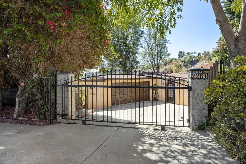 2261 Papaya Drive La Habra Heights, CA 90631