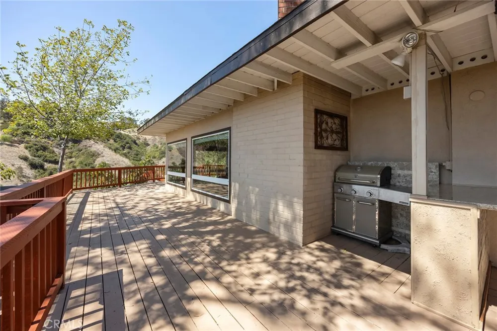 2261 Papaya Drive La Habra Heights, CA 90631
