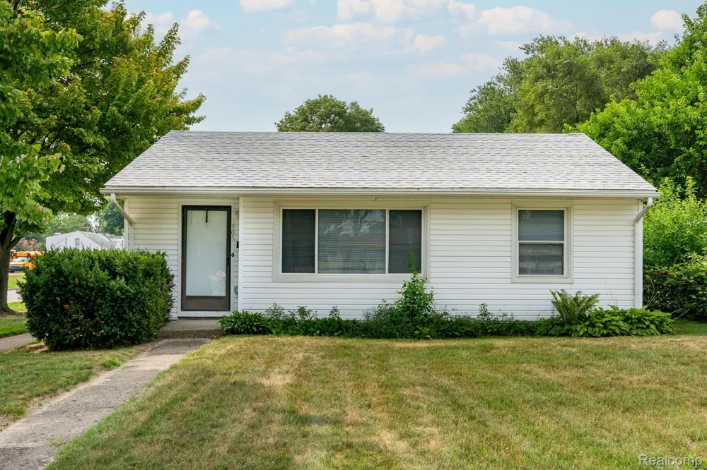 905 Sprague Avenue Madison Heights City, MI 48071