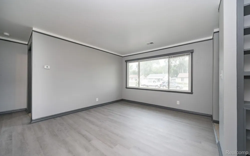 905 Sprague Avenue Madison Heights City, MI 48071
