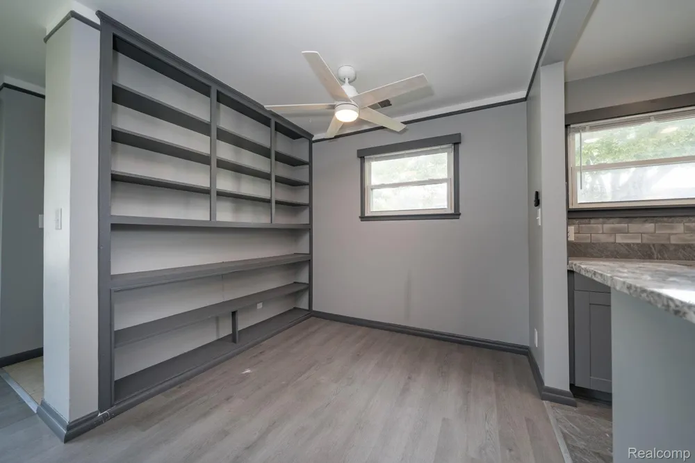 905 Sprague Avenue Madison Heights City, MI 48071