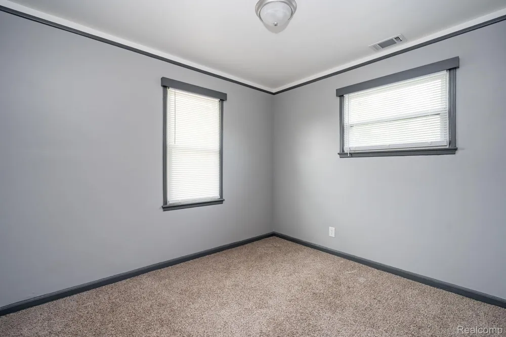 905 Sprague Avenue Madison Heights City, MI 48071